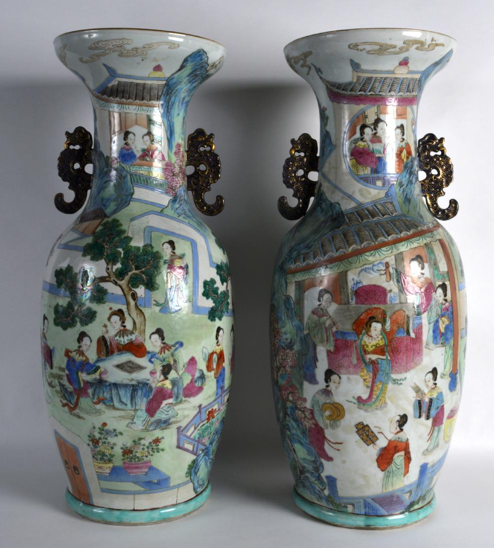 A GOOD PAIR OF MID 19TH CENTURY CHINESE CANTON FAMILLE (1 of 3)
