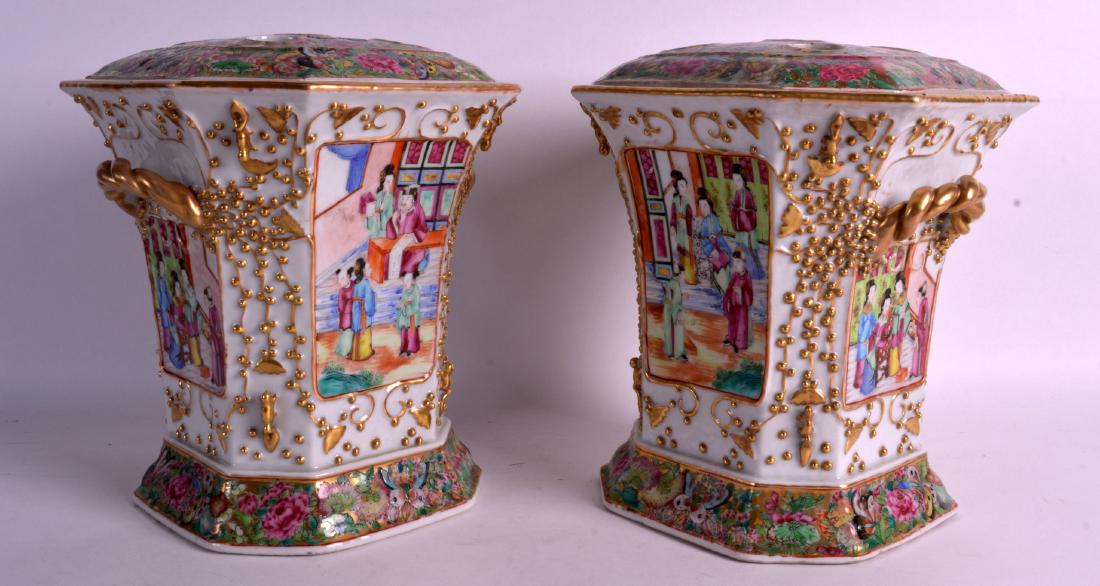 A GOOD PAIR OF 19TH CENTURY CHINESE FAMILLE ROSE CACHE (1 of 3)