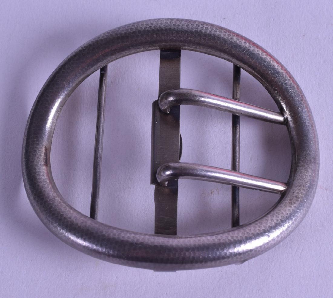 A STYLISH EARLY 20TH CENTURY CONTINENTAL SILVER BUCKLE.: A STYLISH EARLY 20TH CENTURY CONTINENTAL SILVER BUCKLE. Stamped BC. 8 cm wide.