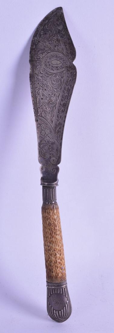 A VICTORIAN SILVER AND ANTLER FISH SLICE with engraved (1 of 1)