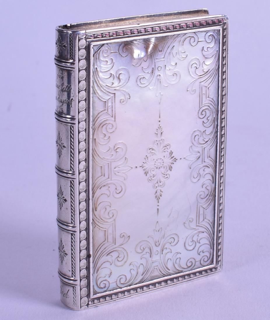 A CHARMING EARLY 19TH CENTURY ENGLISH SILVER AND MOTHER (1 of 1)