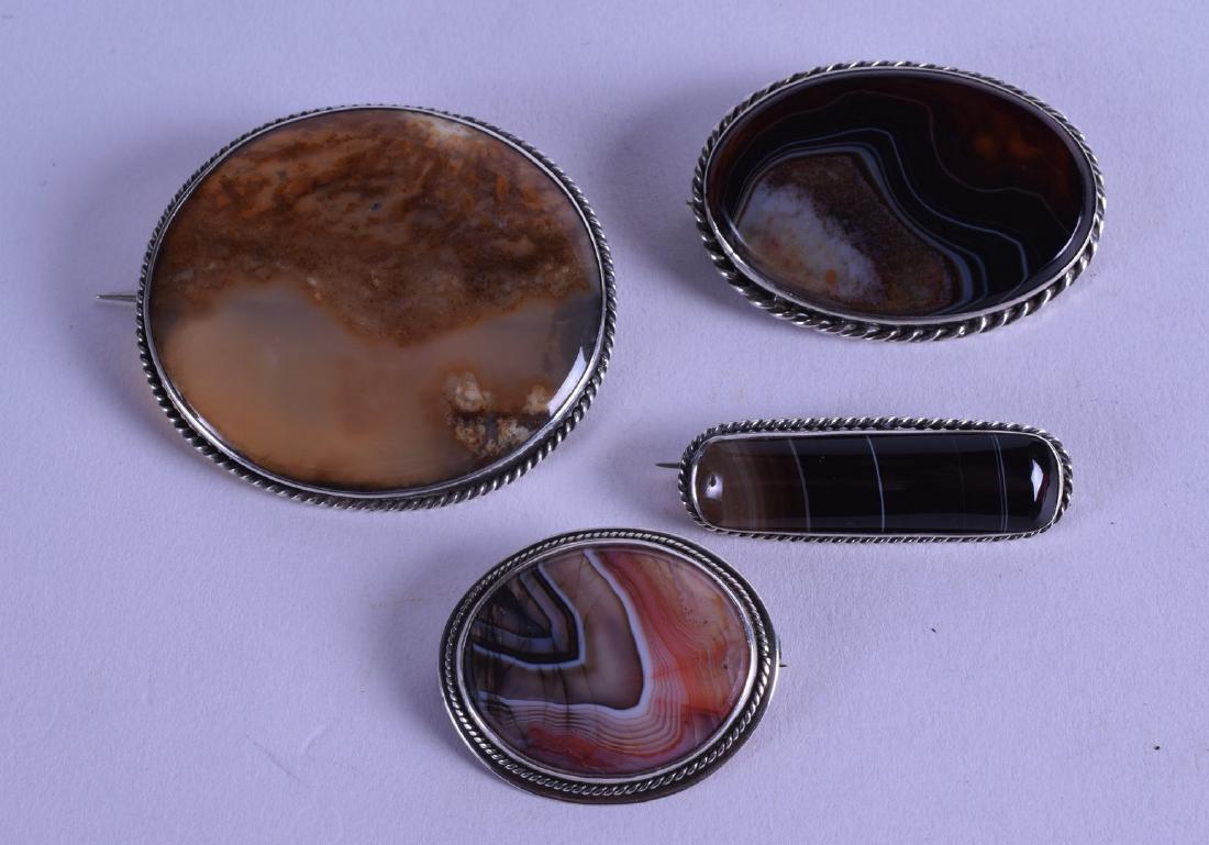 FOUR VICTORIAN SCOTTISH AGATE BROOCHES. (4) (1 of 1)
