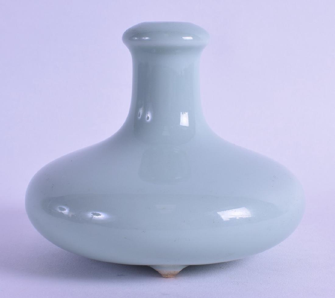 A SMALL CHINESE CELADON PORCELAIN INCENSE BURNER (1 of 3)