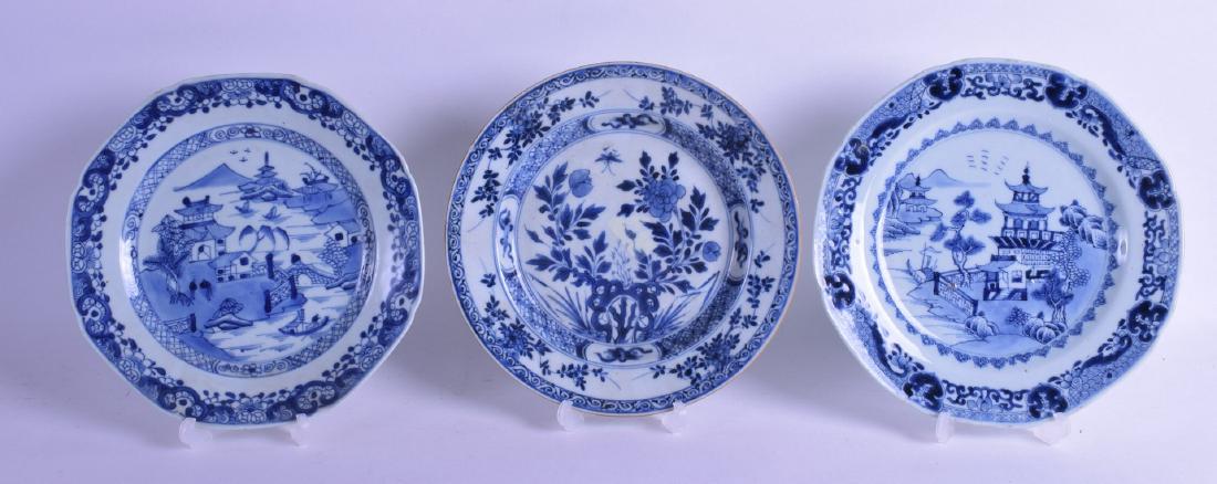 A SET OF THREE 18TH CENTURY CHINESE EXPORT OCTAGONAL (1 of 4)