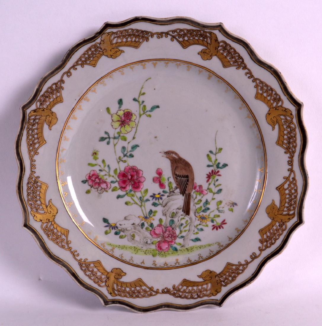 AN EARLY 18TH CENTURY CHINESE FAMILLE ROSE PLATE (1 of 2)