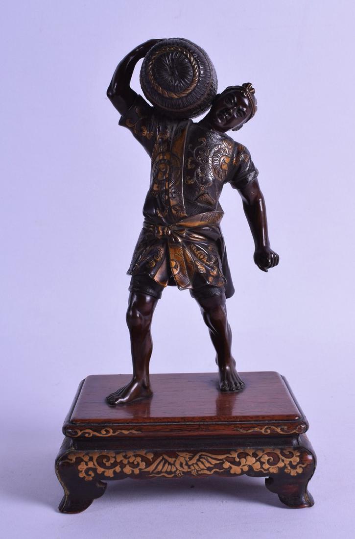 A FINE 19TH CENTURY JAPANESE BRONZE FIGURE OF A MALE (1 of 3)