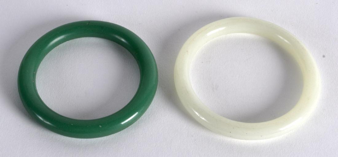 TWO EARLY 20TH CENTURY CHINESE PEKING GLASS BANGLES. (1 of 1)