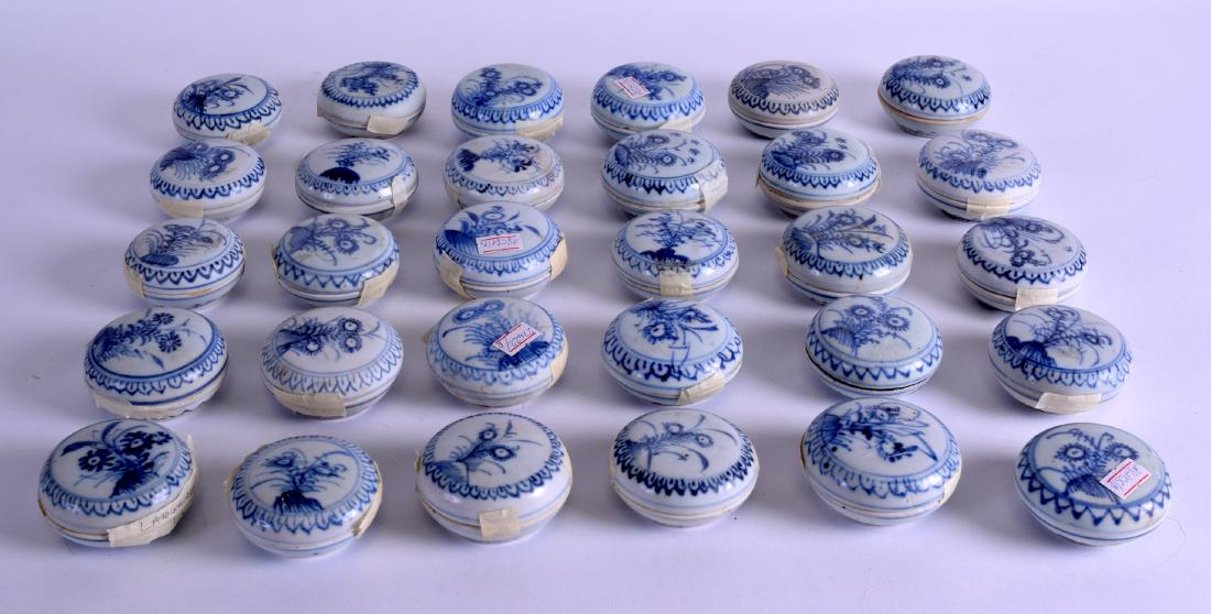 A COLLECTION OF THIRTY CHINESE CA MAU CARGO COSMETIC (1 of 2)