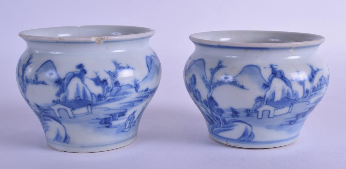 A PAIR OF CHINESE CA MAU CARGO BLUE AND WHITE JARLETS (1 of 2)