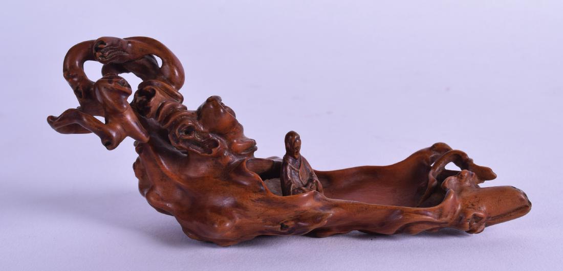 A FINE CHINESE QING DYNASTY CARVED BOXWOOD BRUSH WASHER (1 of 2)