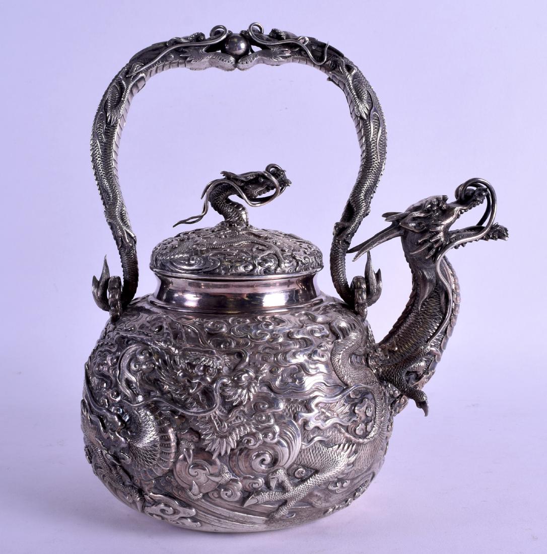 A VERY FINE 19TH CENTURY CHINESE EXPORT SILVER TEAPOT (1 of 5)