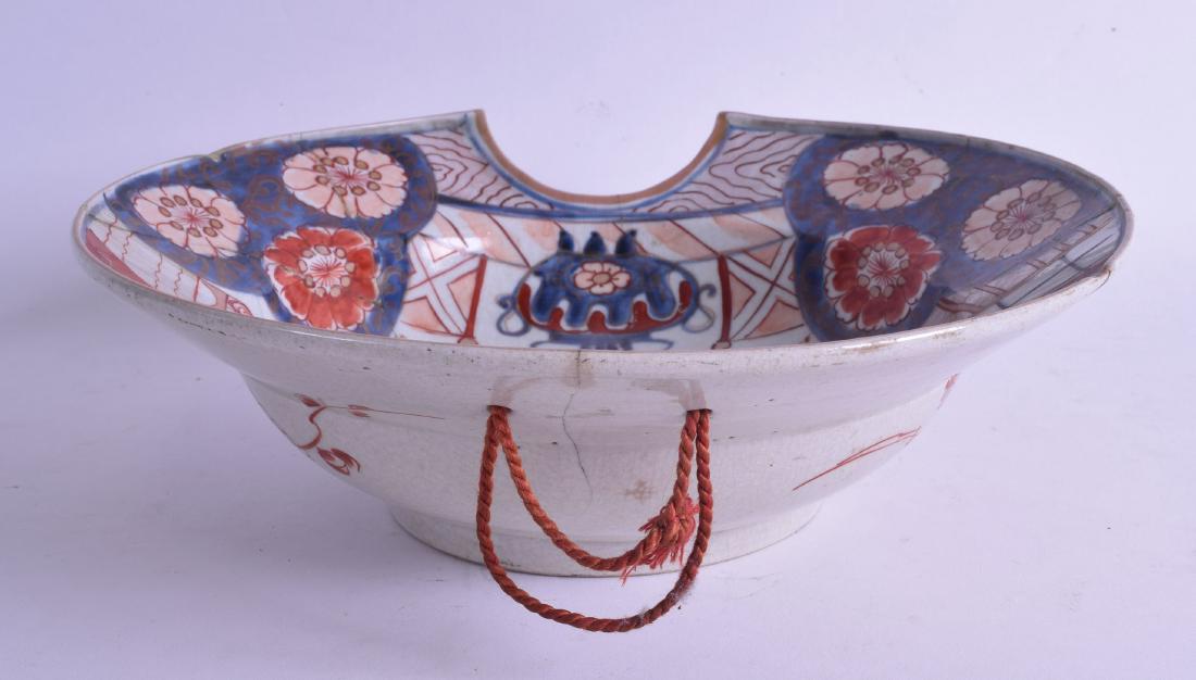AN 18TH CENTURY JAPANESE EDO PERIOD IMARI SHAVING BOWL (1 of 3)