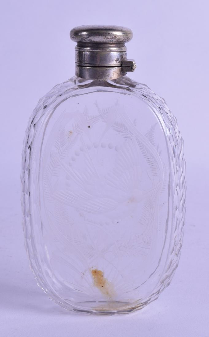 A LOVELY ANTIQUE ENGRAVED GLASS HIP FLASK with plated: A LOVELY ANTIQUE ENGRAVED GLASS HIP FLASK with plated mounts, possibly decorated by Thomas Webb. 14 cm long.