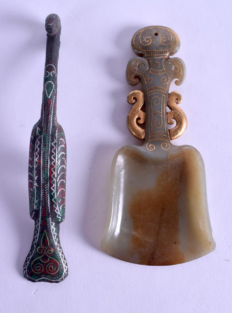AN UNUSUAL CHINESE CARVED JADE ARCHAIC STYLE TOOL (1 of 2)