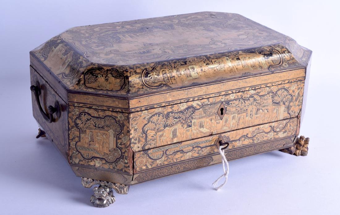 A LARGE MID 19TH CENTURY CHINESE EXPORT BLACK LACQUER (1 of 3)