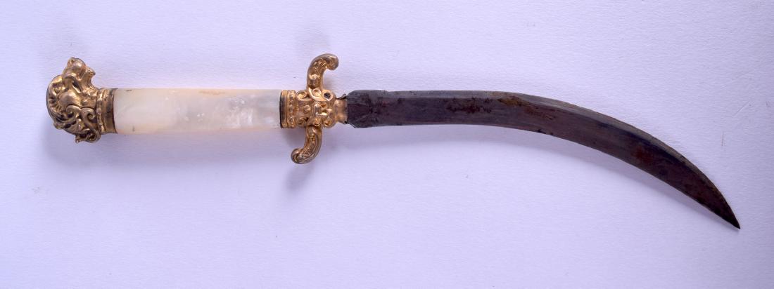 AN UNUSUAL 18TH/19TH CENTURY MIDDLE EASTERN KNIFE with (1 of 2)