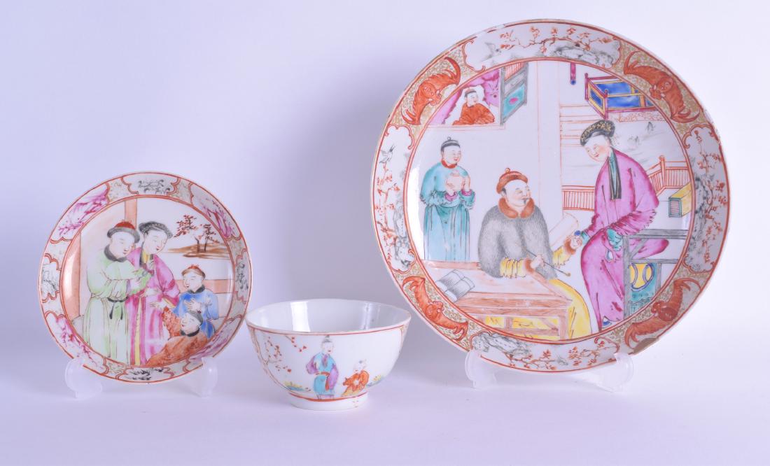 AN 18TH CENTURY CHINESE EXPORT FAMILLE ROSE SAUCER DISH (1 of 2)