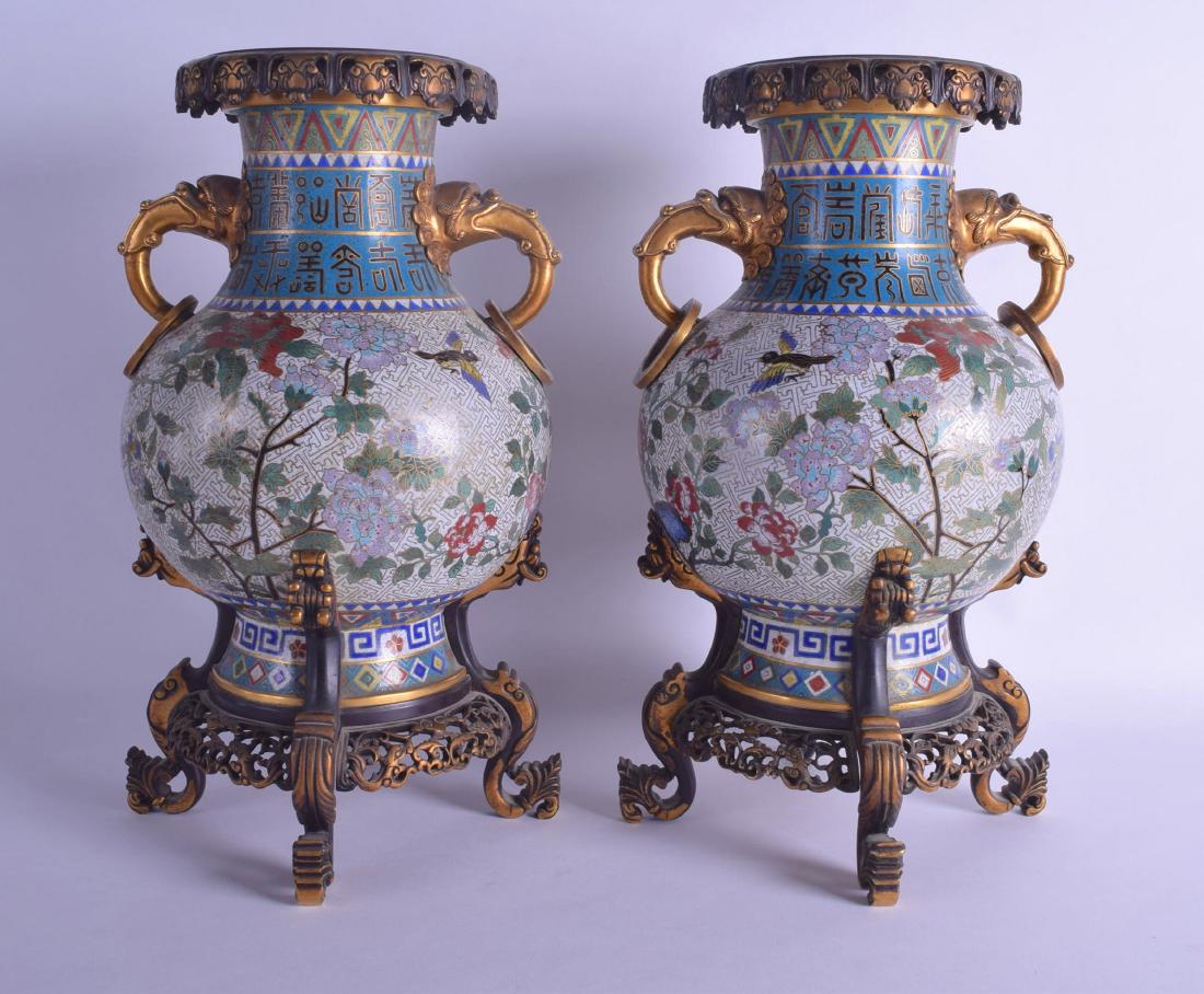 A FINE PAIR OF 18TH/19TH CENTURY CHINESE TWIN HANDLED (1 of 3)