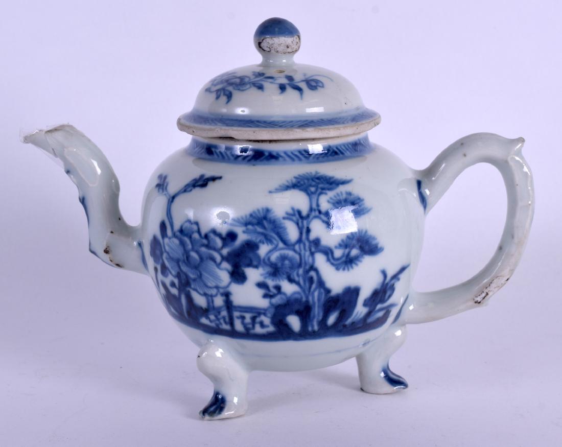 A RARE 18TH CENTURY CHINESE EXPORT BLUE AND WHITE (1 of 4)