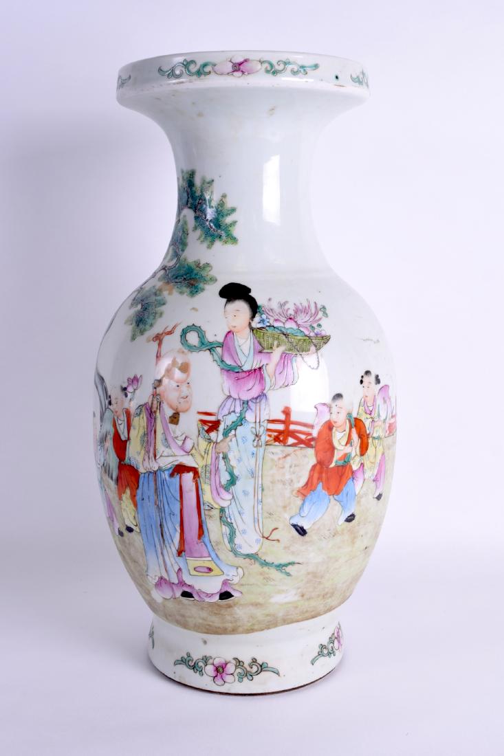 A LARGE 19TH CENTURY CHINESE FAMILLE ROSE BALUSTER VASE (1 of 5)