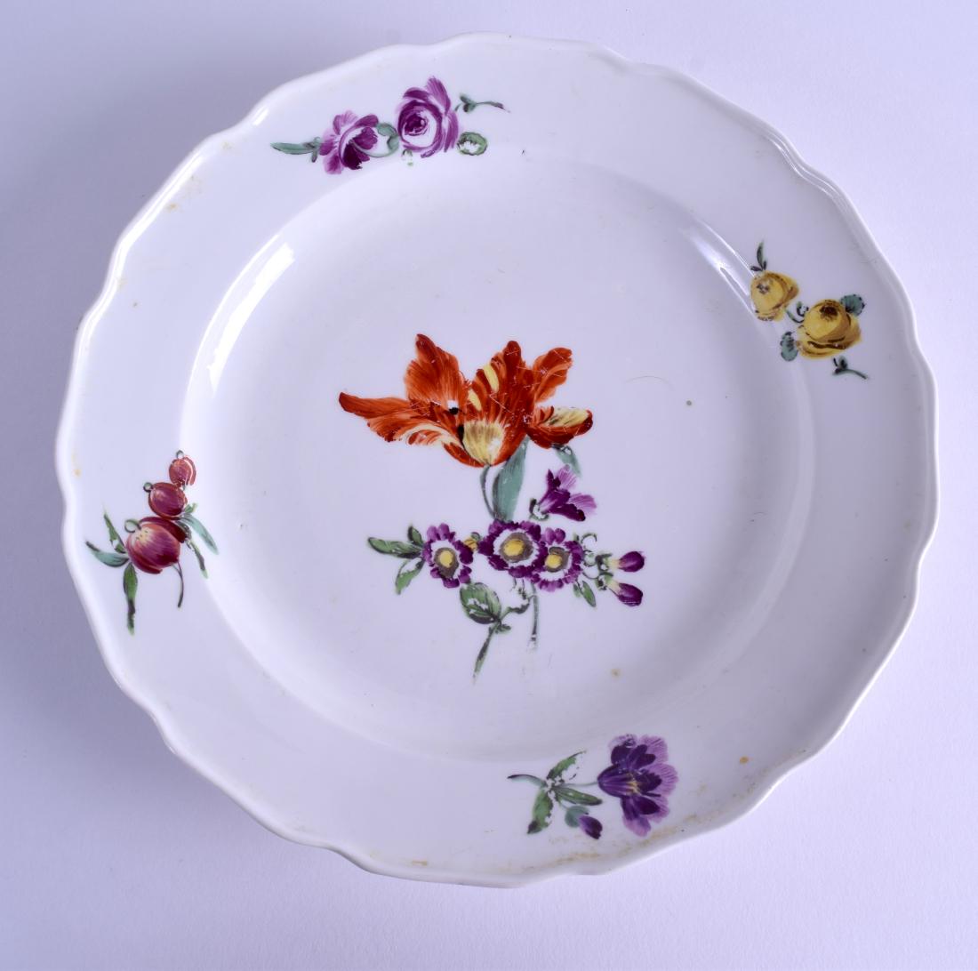 AN 18TH CENTURY MEISSEN PORCELAIN PLATE painted with (1 of 2)