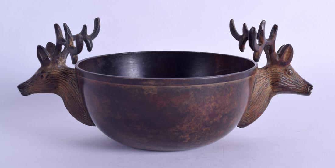AN ARTS AND CRAFTS CONTINENTAL TWIN HANDLED BRONZE BOWL (1 of 3)
