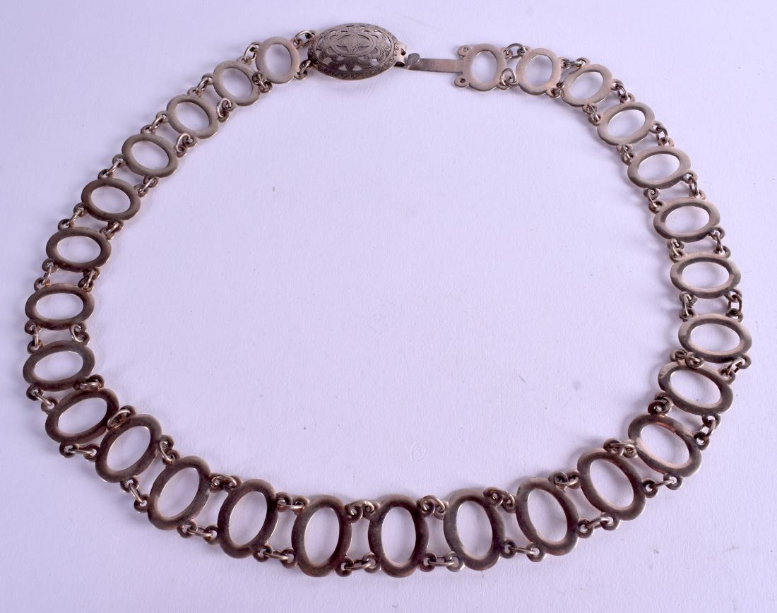 A MIDDLE EASTERN WHITE METAL BELT. 76 grams. 77 cm (1 of 3)