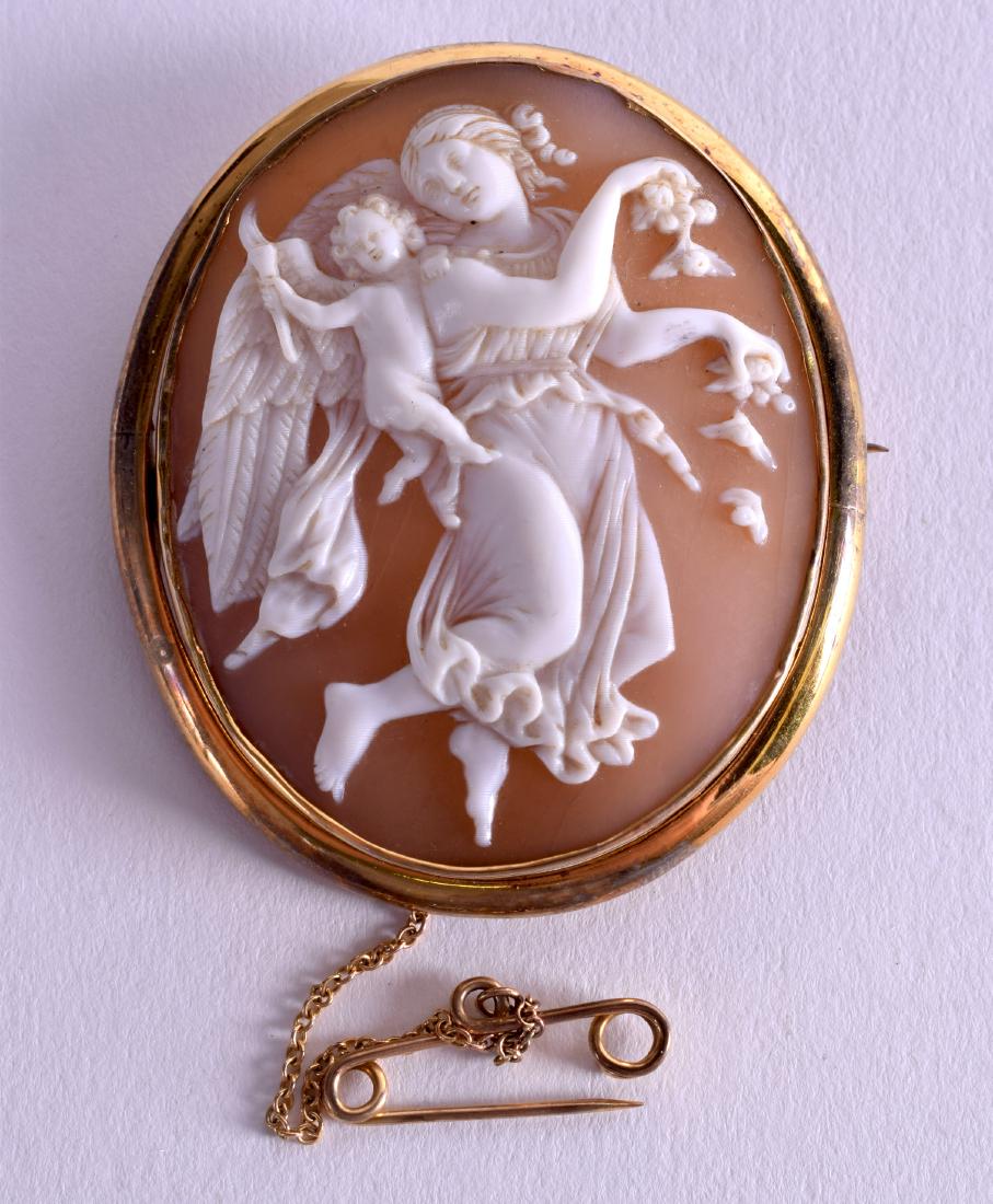 A 9CT GOLD CAMEO BROOCH. 4.5 cm x 5 cm. (1 of 2)