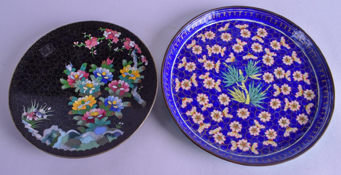 AN EARLY 20TH CENTURY JAPANESE MEIJI PERIOD CLOISONNE: AN EARLY 20TH CENTURY JAPANESE MEIJI PERIOD CLOISONNE ENAMEL DISH together with a Qing dynasty canton enamel dish. 18 cm & 21 cm wide. (2)