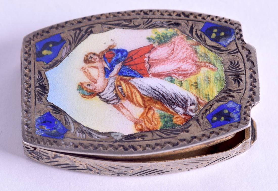 AN ANTIQUE SILVER AND ENAMEL BOX. 4.5 cm x 3 cm.: AN ANTIQUE SILVER AND ENAMEL BOX. 4.5 cm x 3 cm.