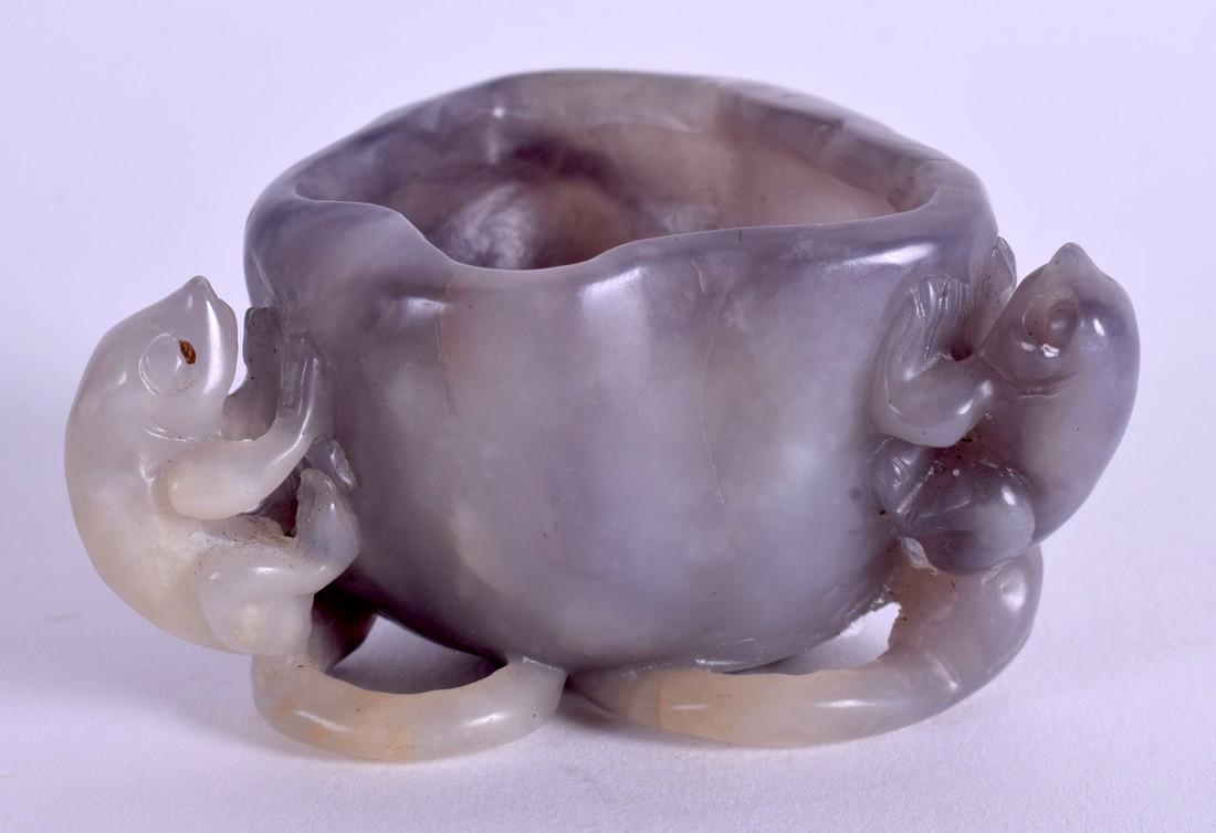 A CHINESE AGATE BRUSH WASHER. 6.5 cm x 5.5 cm. (1 of 4)