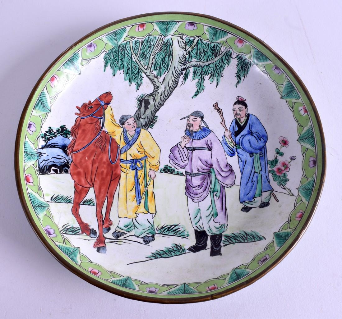 A CHINESE CANTON ENAMEL DISH. 20 cm wide. (1 of 2)