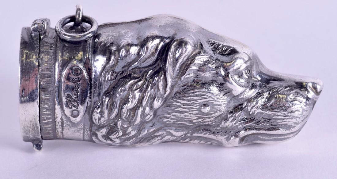 A SILVER DOG HEAD VESTA CASE. 6 cm wide. (1 of 3)