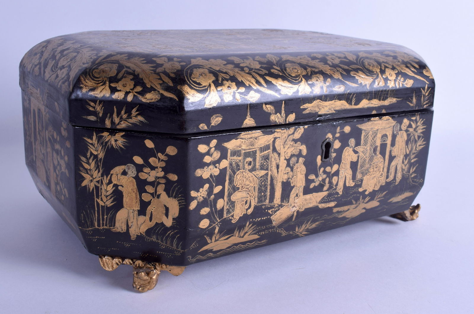 AN EARLY 19TH CENTURY CHINESE EXPORT BLACK LACQUER (1 of 4)
