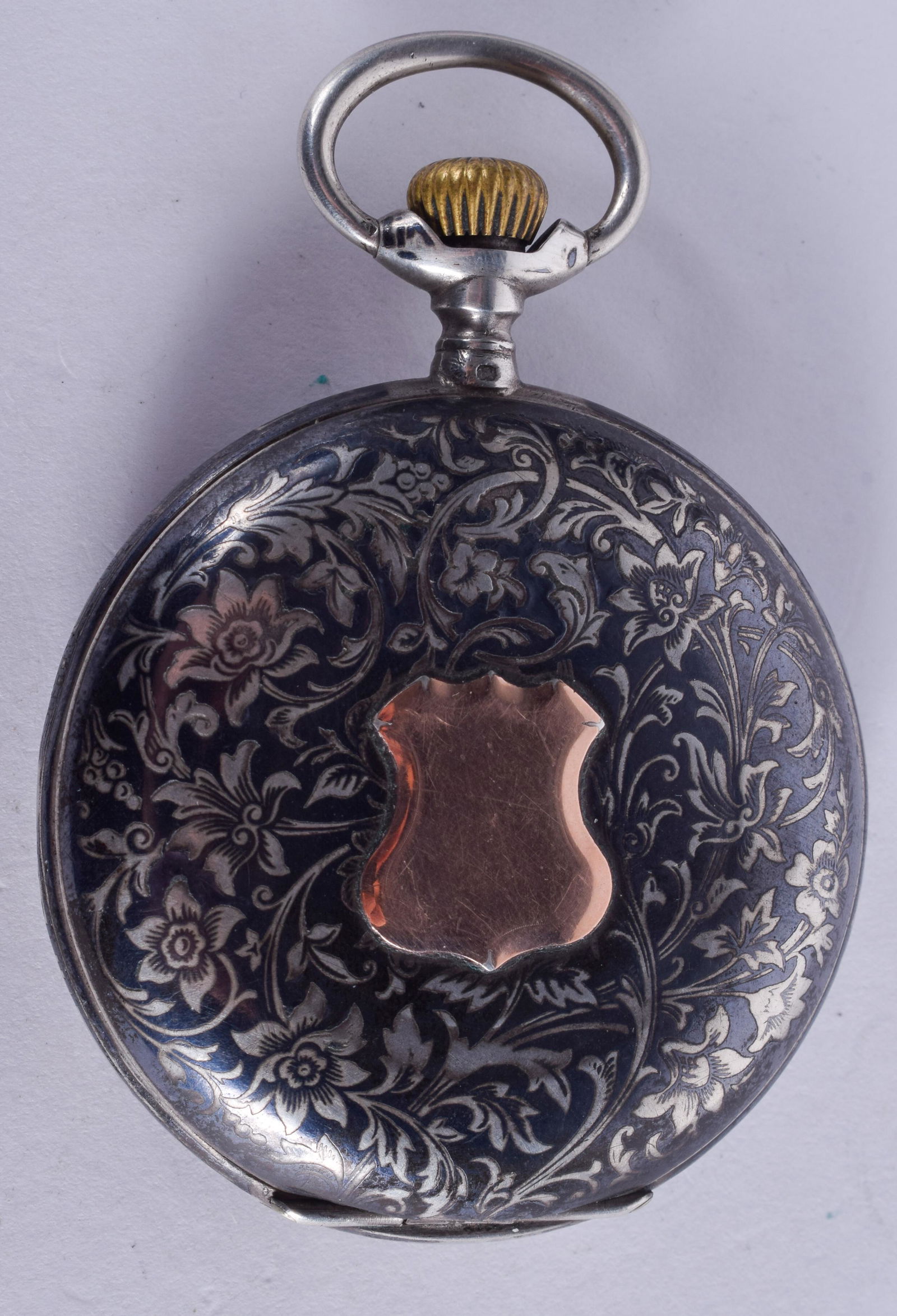 AN ANTIQUE SILVER AND GOLD NIELLO POCKET WATCH. 4.5 cm (1 of 4)