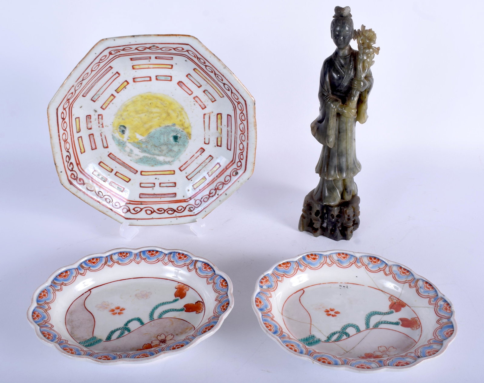 A 19TH CENTURY CHINESE TONGZHI PORCELAIN TAZZA together: A 19TH CENTURY CHINESE TONGZHI PORCELAIN TAZZA together with a soapstone figure & two Edo Period dishes. (4)