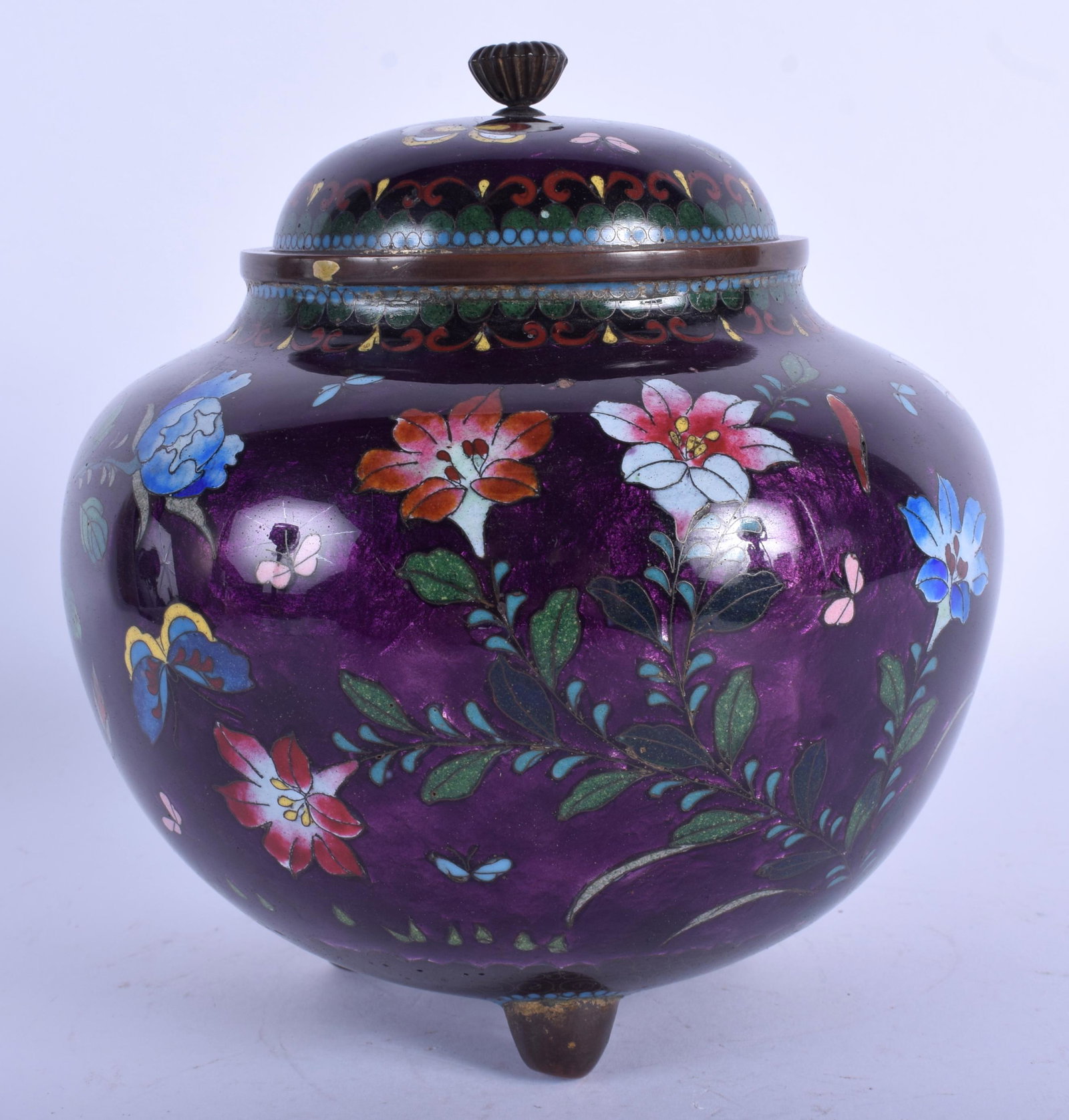 A LARGE 19TH CENTURY JAPANESE MEIJI PERIOD CLOISONNE: A LARGE 19TH CENTURY JAPANESE MEIJI PERIOD CLOISONNE ENAMEL CENSER AND COVER decorated with foliage. 15 cm x 17 cm.