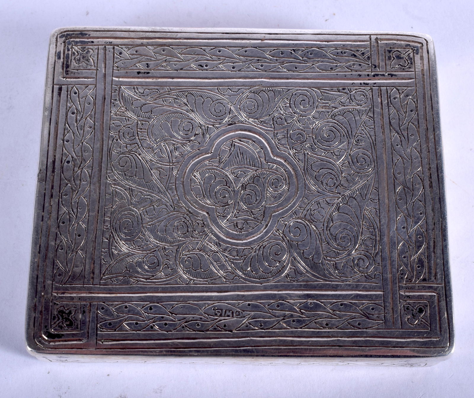 A VINTAGE CONTINENTAL SILVER BOX. 8 cm x 9 cm. (1 of 5)