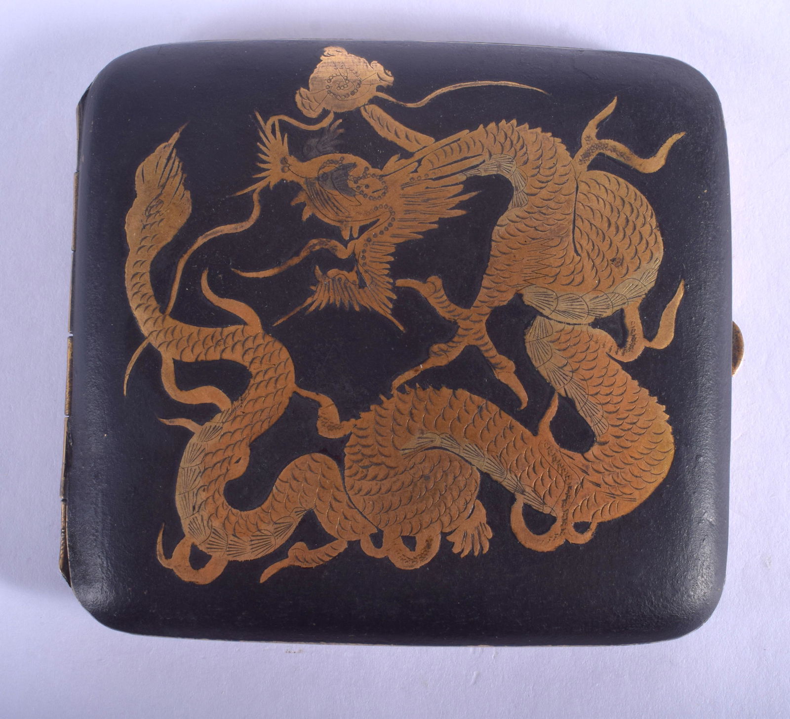 A JAPANESE TAISHO PERIOD KOMAI STYLE CIGARETTE CASE (1 of 3)