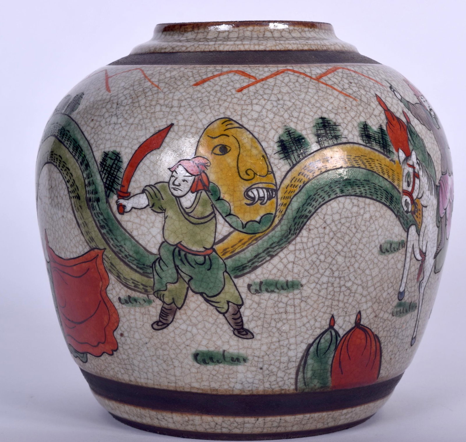 A LATE 19TH CENTURY CHINESE FAILLE ROSE PORCELAIN: A LATE 19TH CENTURY CHINESE FAILLE ROSE PORCELAIN GINGER JAR, painted with figures in a battle scene. 18 cm x 17.5 cm.