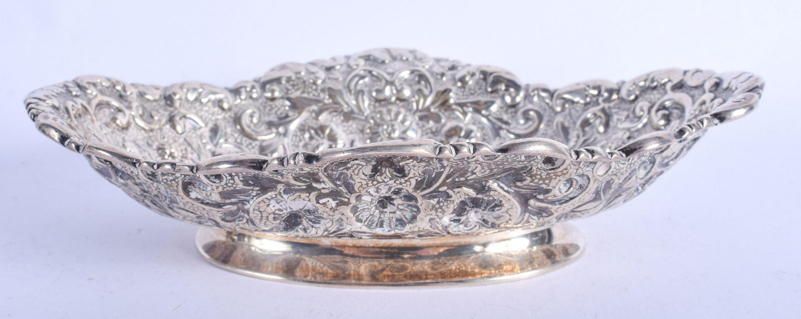 A VICTORIAN SILVER BON BON DISH. London 1886. 5 oz. 20 (1 of 5)