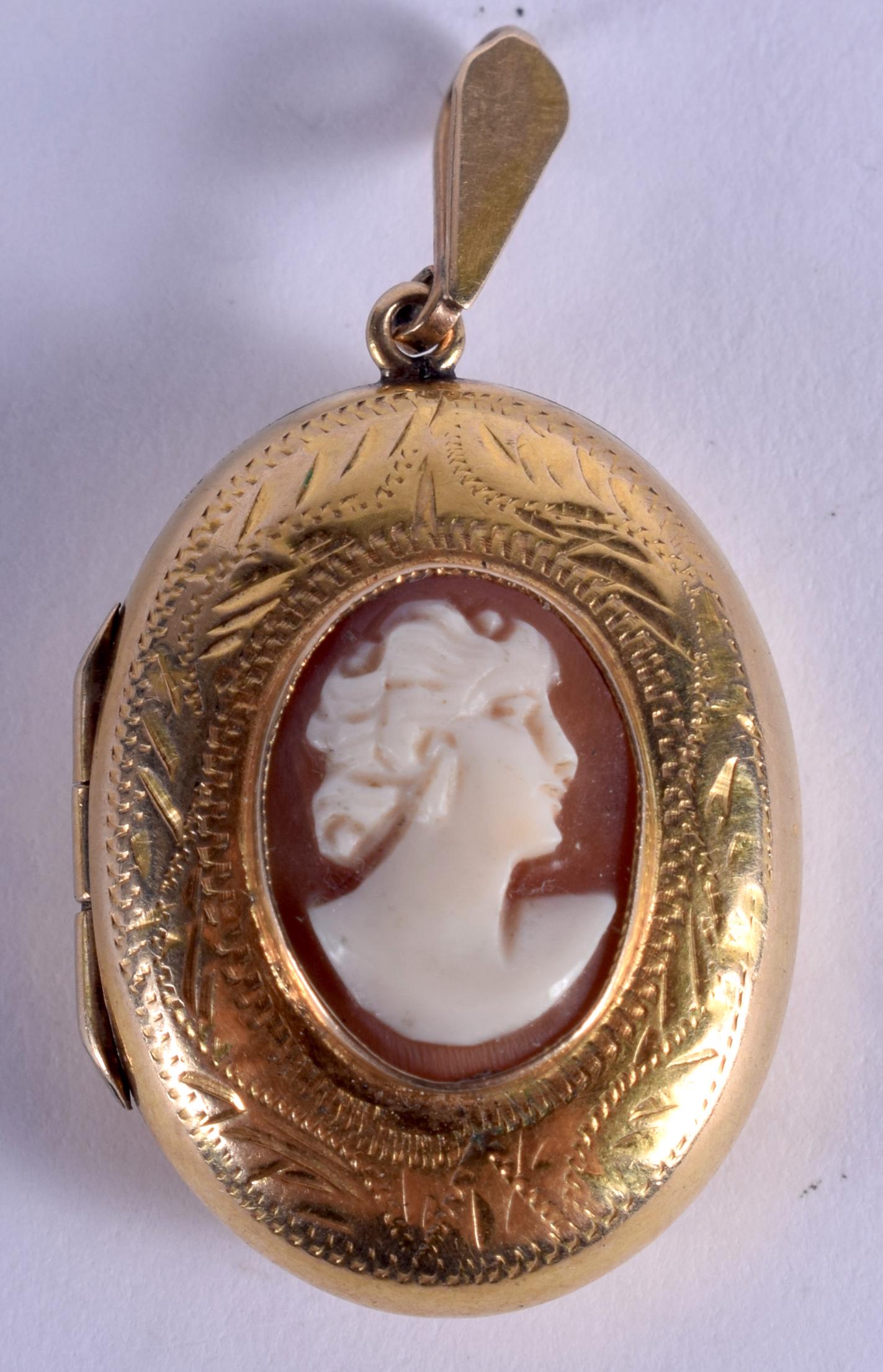 AN ANTIQUE 9CT GOLD CAMEO PENDANT. 3.6 grams. 2 cm x 2 (1 of 3)