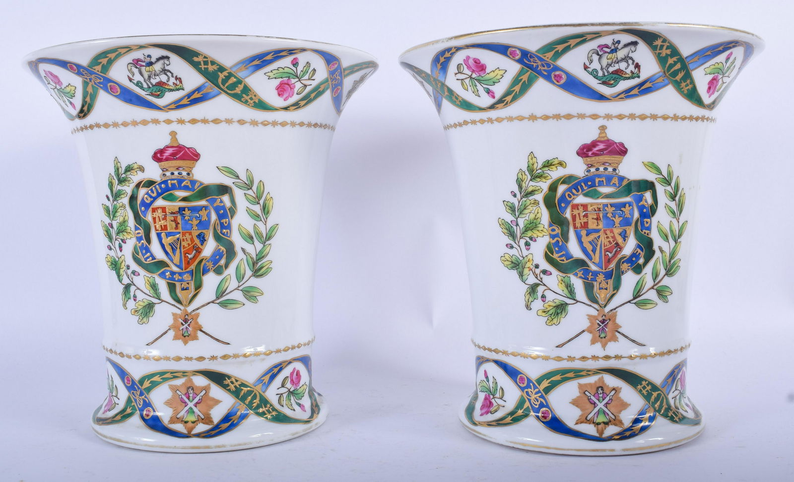 19TH C. PAIR OF PARIS PORCELAIN VASES PAINTED WITH THE: 19TH C. PAIR OF PARIS PORCELAIN VASES PAINTED WITH THE CREST OF THE DUKE OF CLARENCE, LATER WILLIAM IV. 20.5cm high and 20cm wide