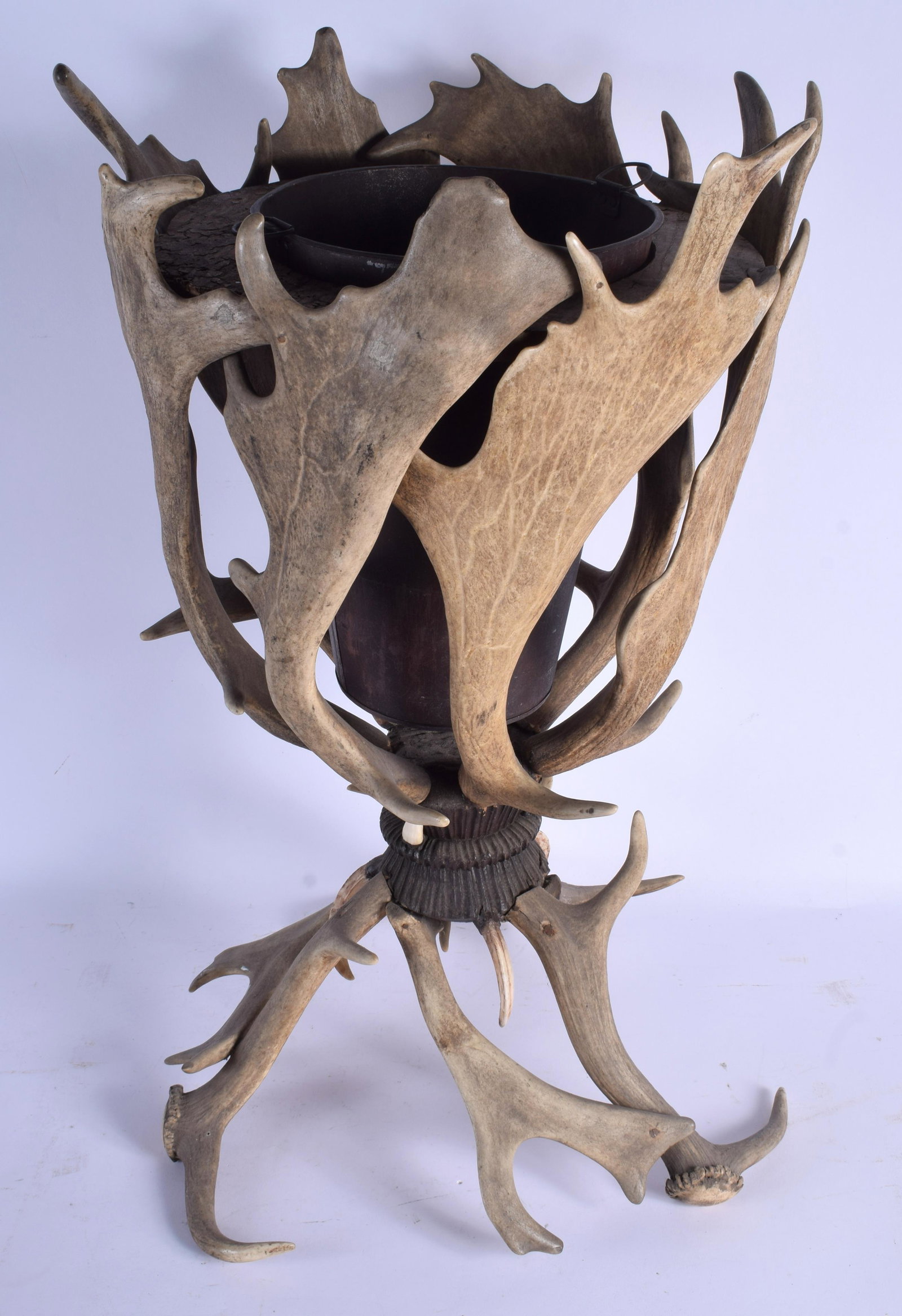 A CHARMING LARGE STAG ANTLER ICE BUCKET. 64 cm x 40 cm.: A CHARMING LARGE STAG ANTLER ICE BUCKET. 64 cm x 40 cm.