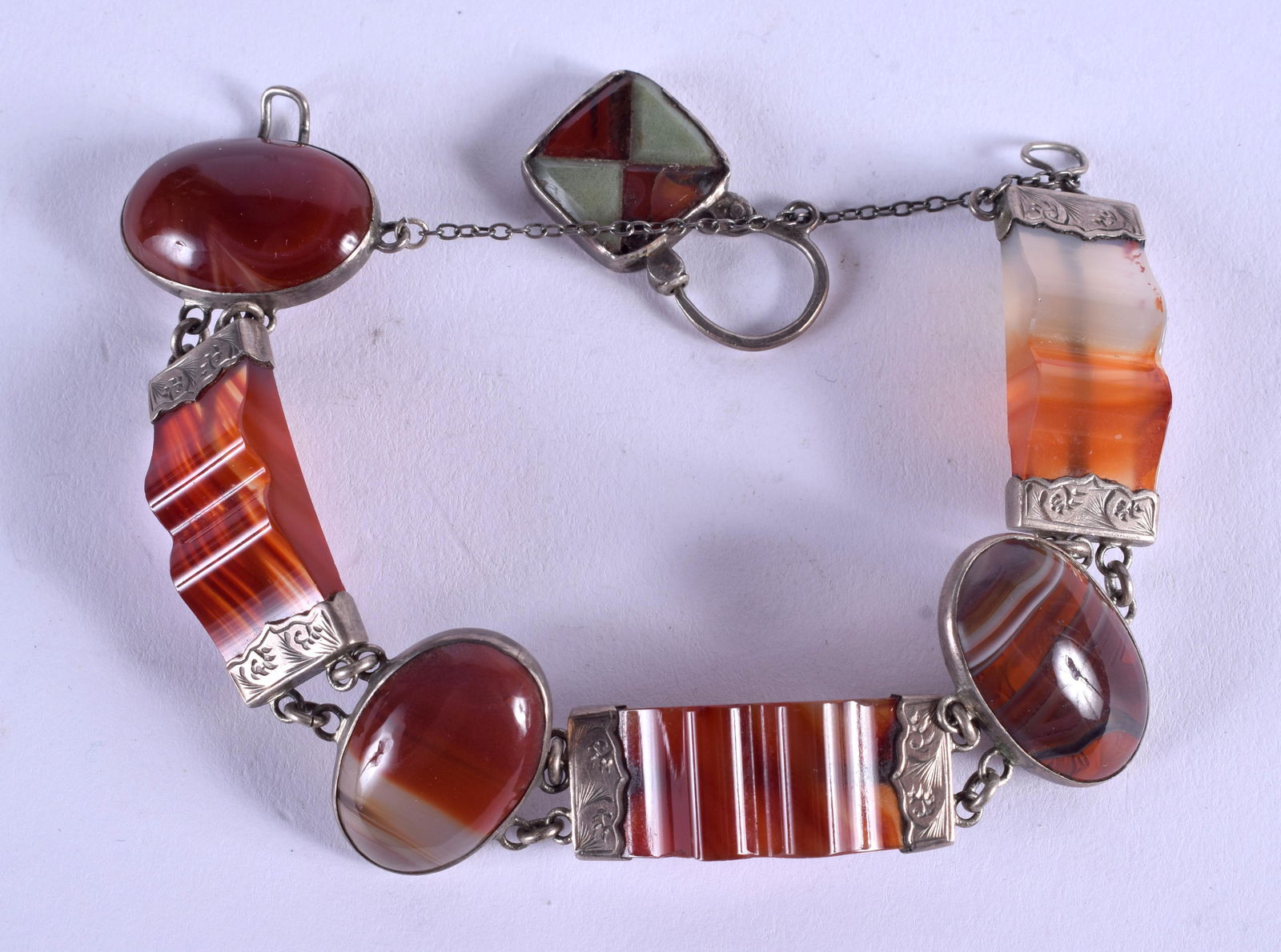 AN ANTIQUE SCOTTISH SILVER AND AGATE BRACELET. 21 cm (1 of 2)