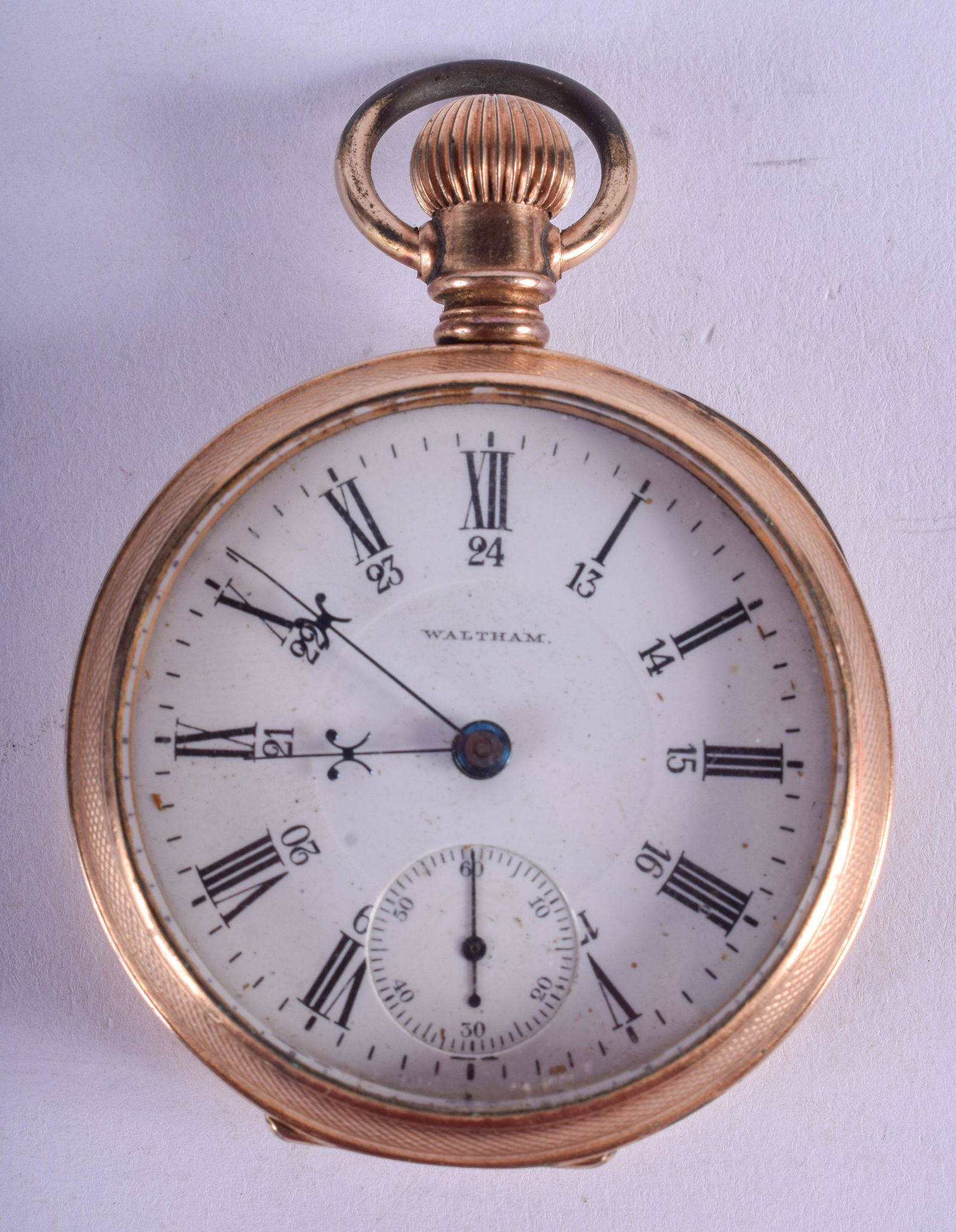 AN ANTIQUE GOLD PLATED WALTHAM POCKET WATCH. 5.25 cm (1 of 3)