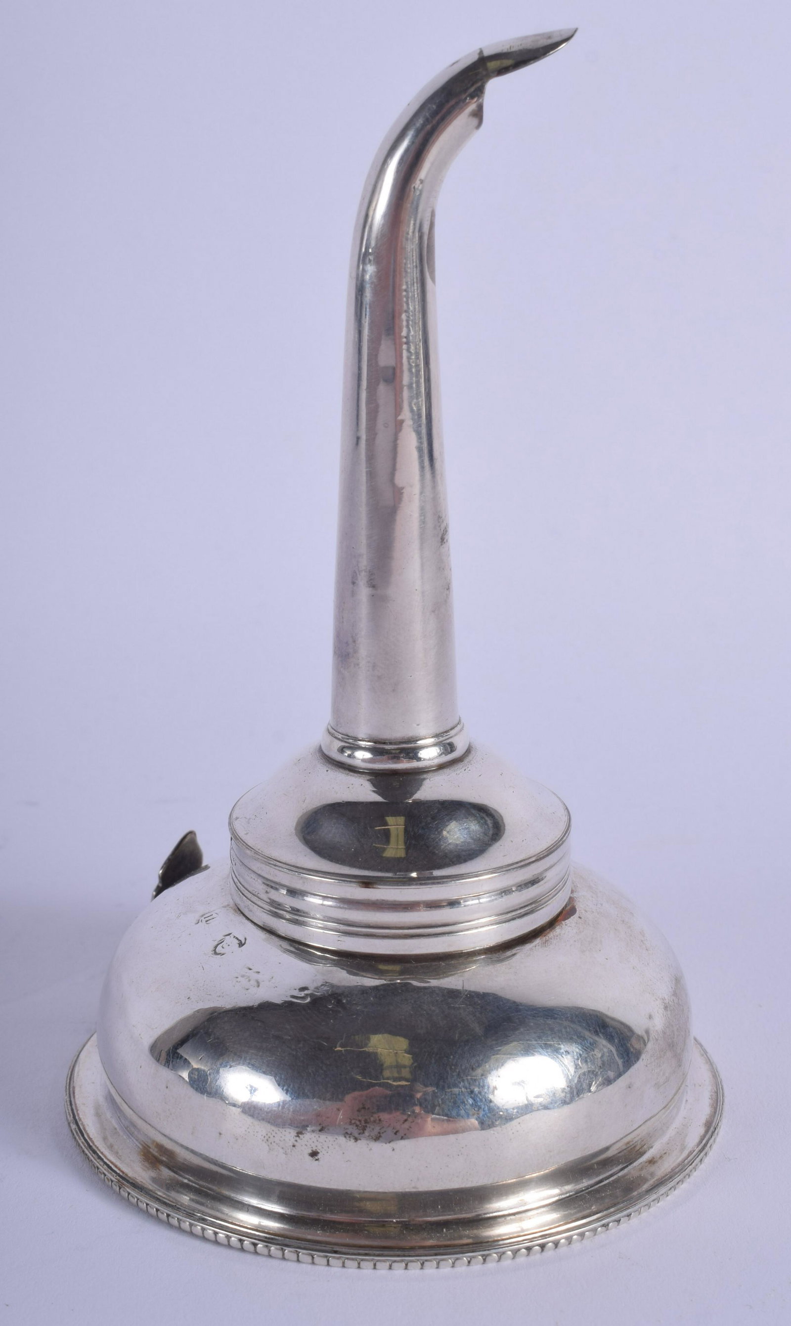 A GEORGE III SILVER WINE FUNNEL. 64 grams. 12 cm high.: A GEORGE III SILVER WINE FUNNEL. 64 grams. 12 cm high.