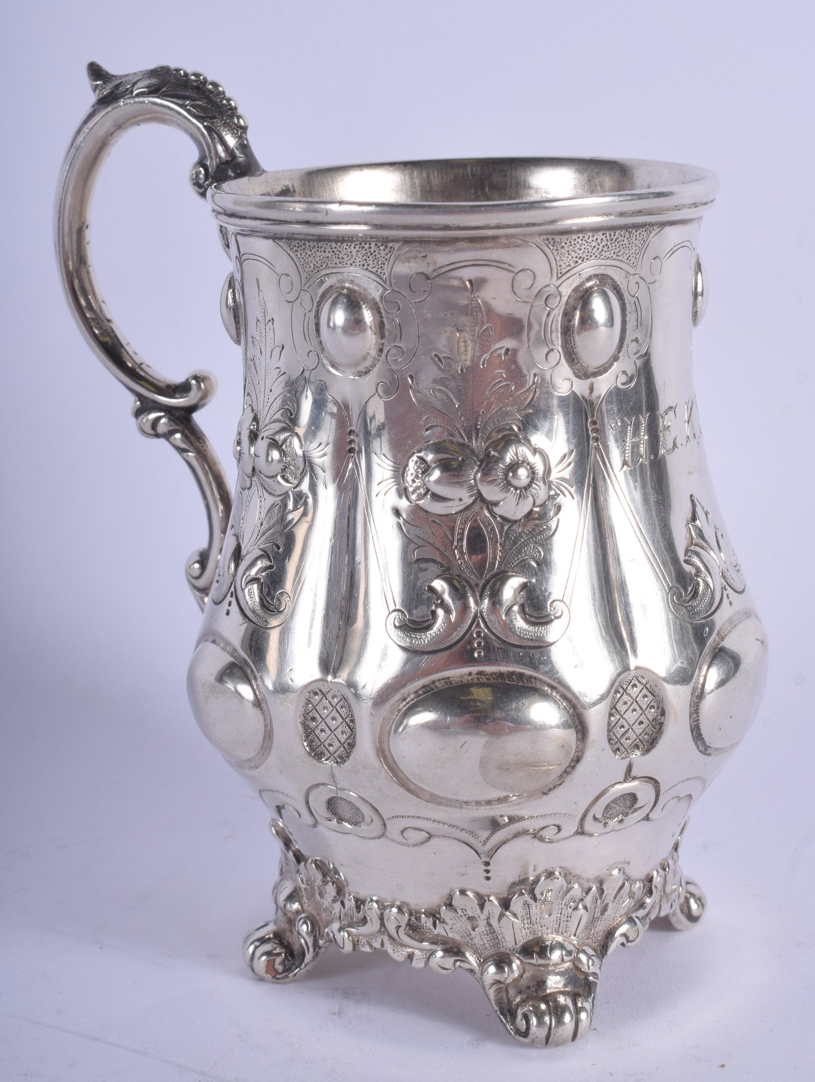 A MID 19TH CENTURY INDIAN COLONIAL SILVER MUG C1850 by: A MID 19TH CENTURY INDIAN COLONIAL SILVER MUG C1850 by Allan & Hayes. 252 grams. 10.5 cm high.