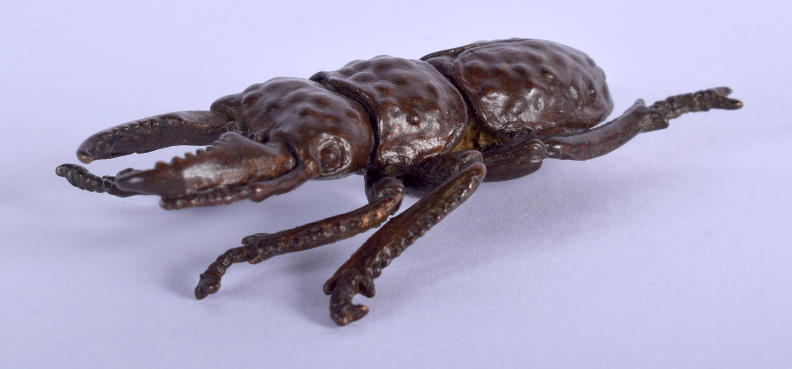 A JAPANESE BRONZE BEETLE. 7 cm long: A JAPANESE BRONZE BEETLE. 7 cm long