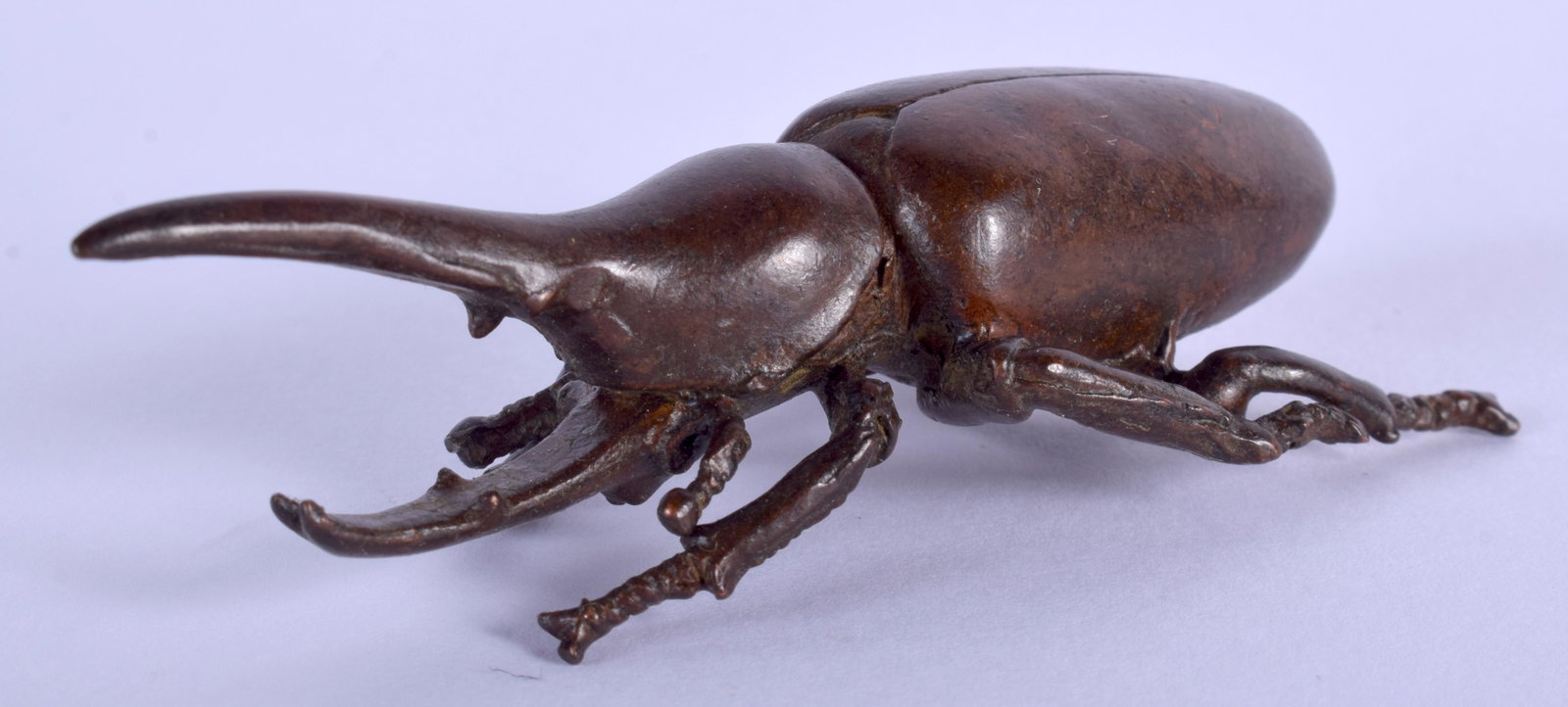A JAPANESE BRONZE BEETLE. 7 cm long: A JAPANESE BRONZE BEETLE. 7 cm long